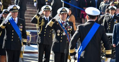Glorias Navales 2025: Armada de Chile rinde honores a los Héroes de Iquique y Punta Gruesa con tradicional desfile en Valparaíso